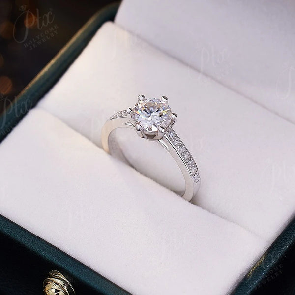 Éclat de Moissanite Intemporel
